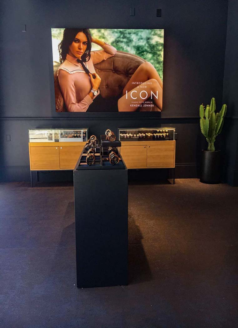 LED COLOR TEMPERATURE CONTROLLED LIGHTBOX